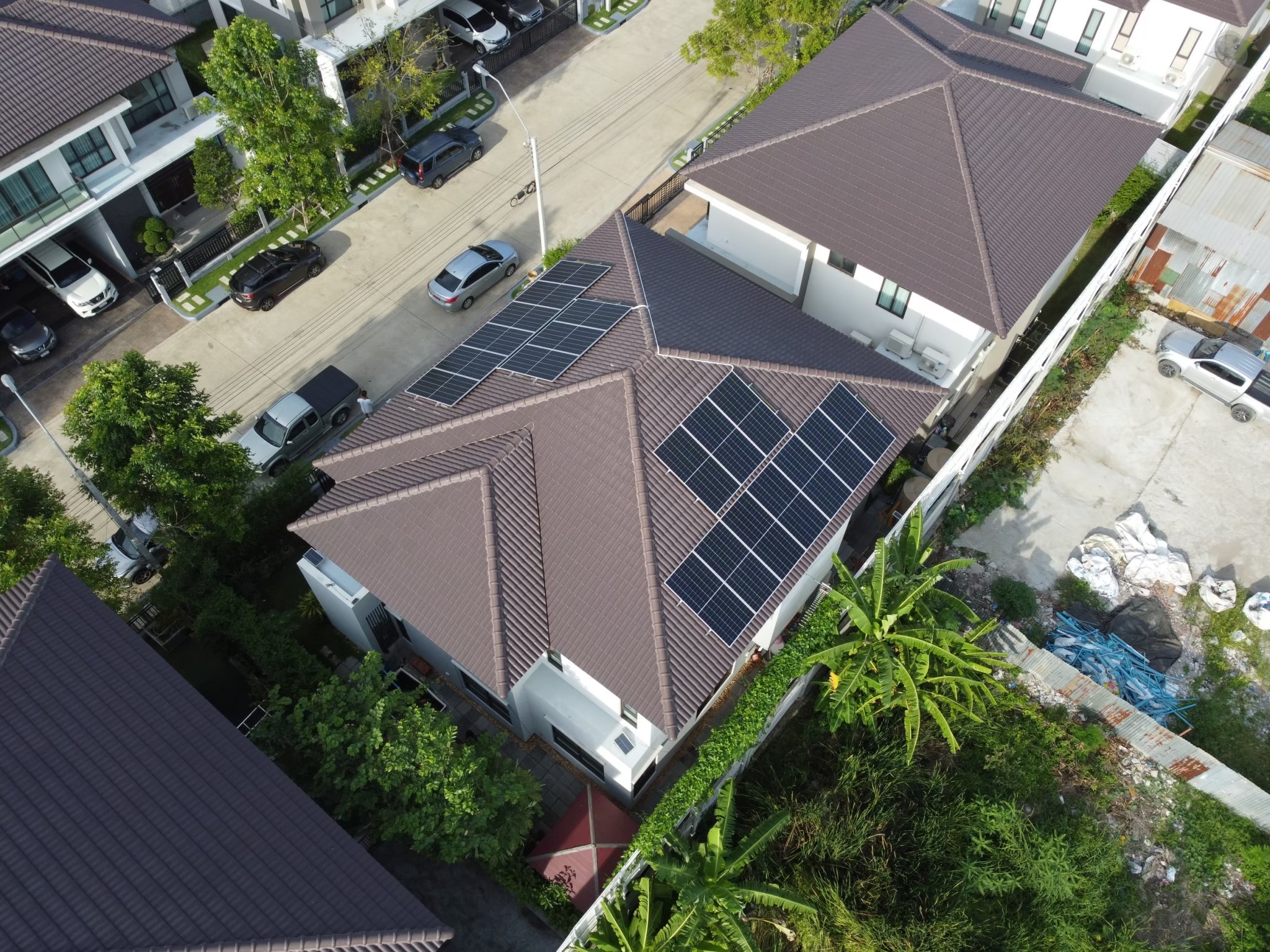 บ้านพักอาศัย (กรุงเทพมหานคร) – 10.35 kWp.