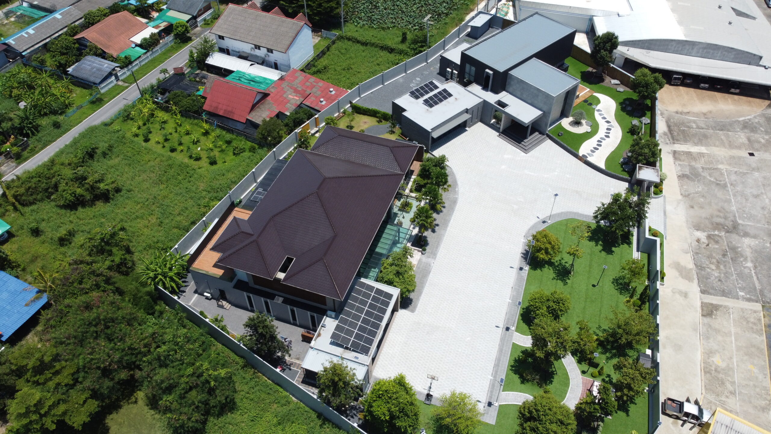 บ้านพักอาศัย (นครนายก) – 9.84 kWp.